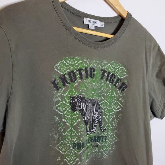 Moschino Vintage Green exotic Tiger T-shirt in Flawed Condition - Picture 2 of 11